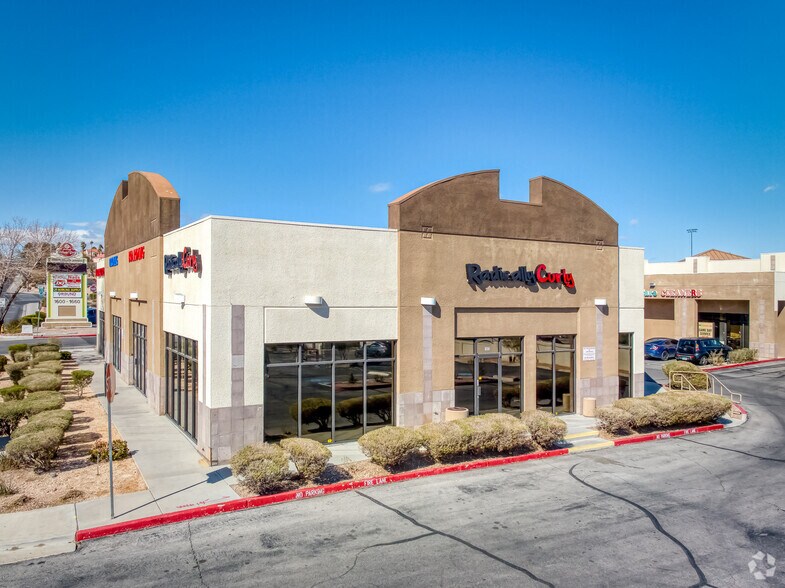 1600-1660 W Warm Springs Rd, Henderson, NV à louer - Photo de l’immeuble – Image 2 sur 4