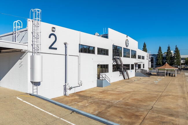 Plus de détails pour 8200-8250 Ferguson Ave, Sacramento, CA - Bureau, Industriel/Logistique à louer