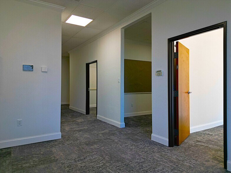 16628 Sea Lark Rd, Houston, TX à louer - Photo de l’immeuble – Image 3 sur 6