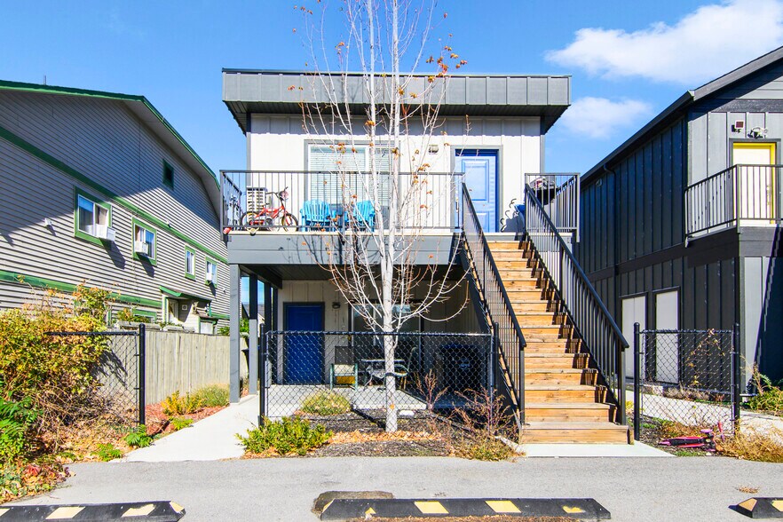 124 Calgary Av, Penticton, BC à vendre - Photo de l’immeuble – Image 1 sur 24