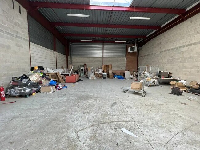 Plus de détails pour Bureau, Local d'activités à louer