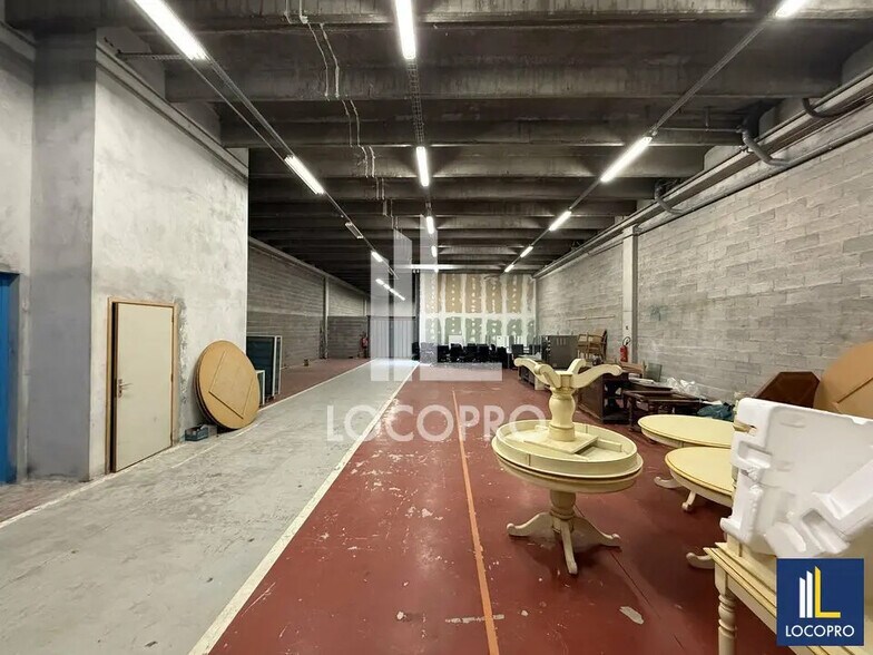 Local d’activités dans Vallauris à louer - Photo de l’immeuble – Image 1 sur 11