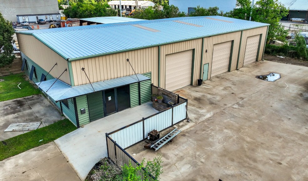 820 Industry Rd, Kenner, LA à louer - Photo de l’immeuble – Image 2 sur 4