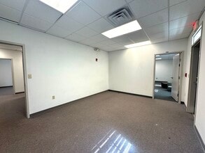 1149 Cornell Ave, Savannah, GA à louer Photo intérieure– Image 2 sur 14