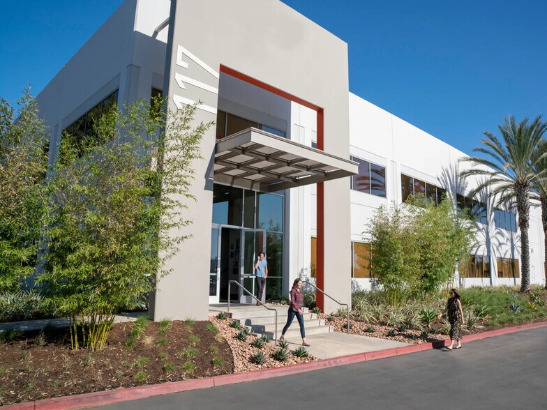 117 Waterworks Way, Irvine, CA à louer - Photo principale – Image 1 sur 1