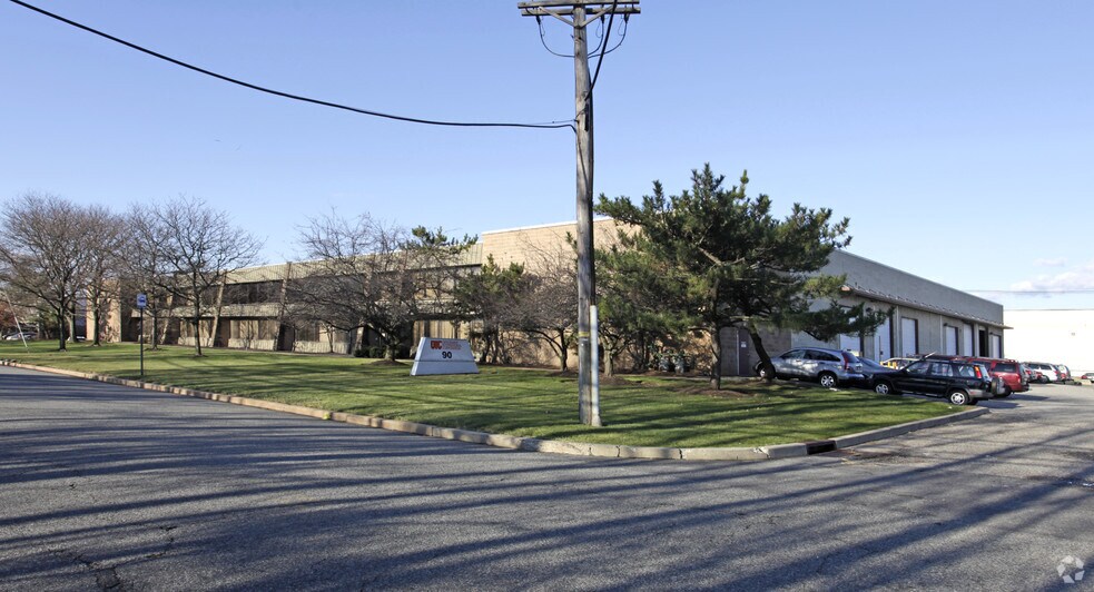 90 Newfield Ave, Edison, NJ à louer - Photo de l’immeuble – Image 3 sur 3