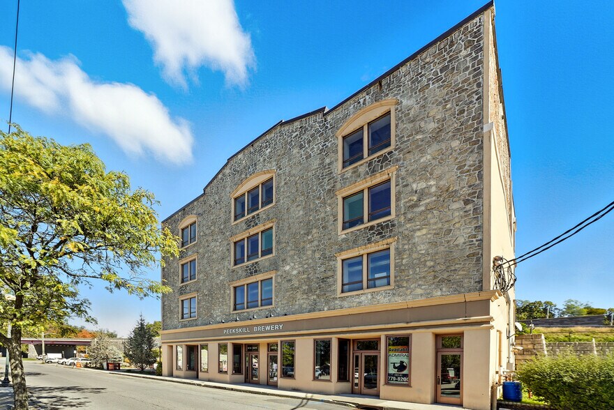 47 S Water St, Peekskill, NY à vendre - Photo de l’immeuble – Image 1 sur 14