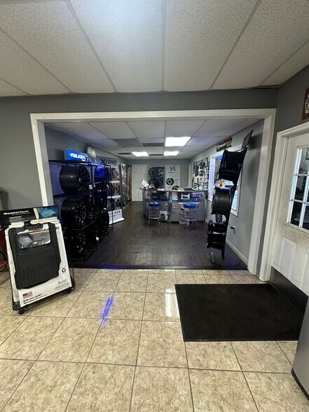 2515 71st St, Tampa, FL à vendre - Photo intérieure – Image 3 sur 3