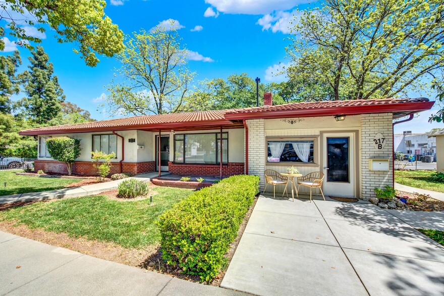 217 Parker St, Vacaville, CA à vendre - Photo de l’immeuble – Image 3 sur 16