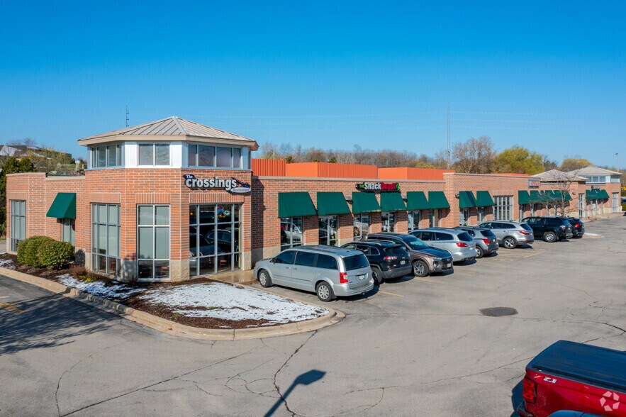 N20W22951 Watertown Rd, Waukesha, WI à vendre - Photo principale – Image 1 sur 8
