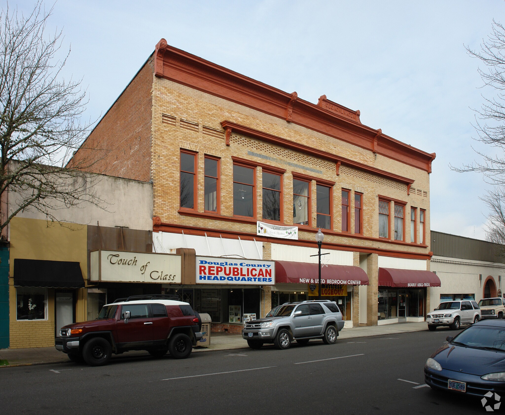 622-630 SE Jackson St, Roseburg, OR à vendre Photo principale– Image 1 sur 118