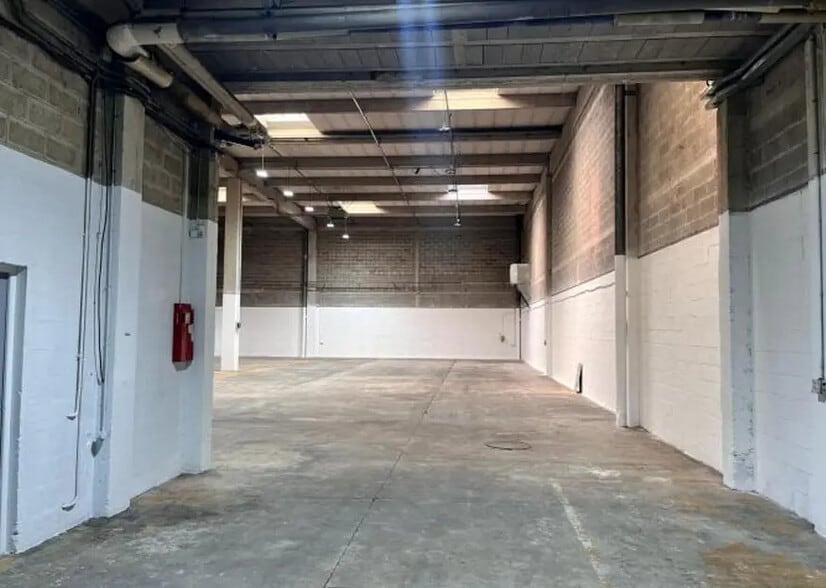 Local d’activités dans Sarcelles à louer - Photo intérieure – Image 2 sur 5