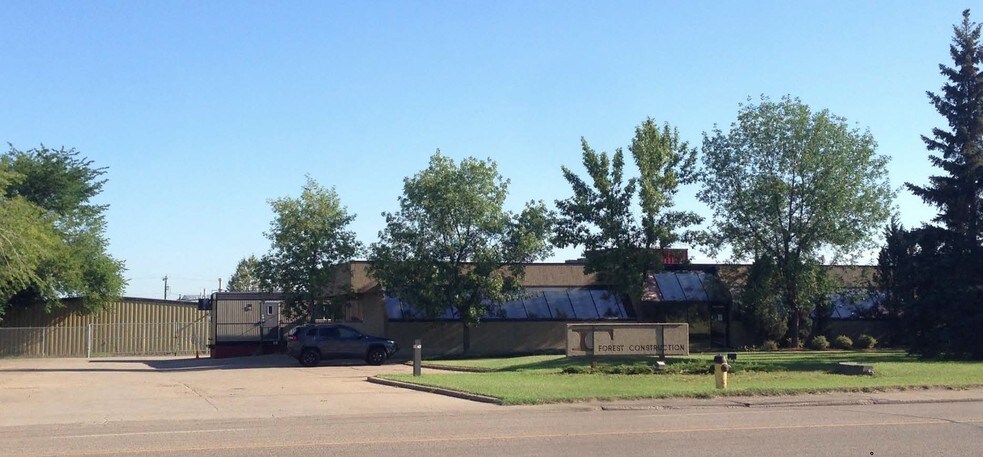 4010 76th Ave NW, Edmonton, AB à vendre - Photo principale – Image 1 sur 2