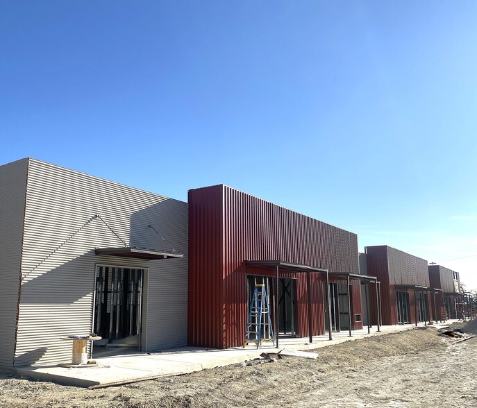 7001 W. I-10, San Antonio, TX à louer - Photo de l’immeuble – Image 1 sur 13