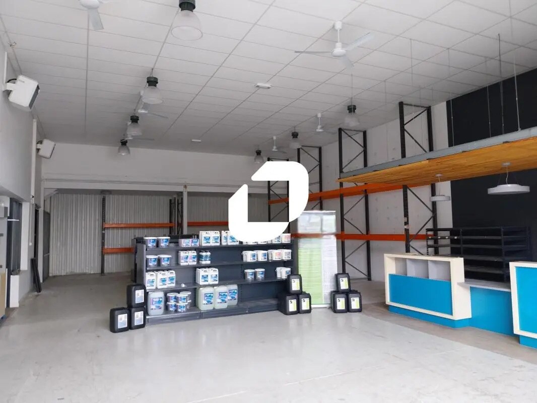 Local d’activités dans Couëron à louer Photo intérieure– Image 1 sur 8