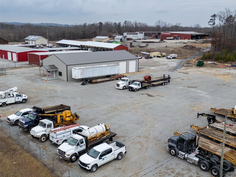 1058 Crabtree Road Rd, Crossville, TN à louer - Photo de l’immeuble – Image 2 sur 7