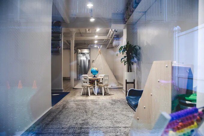 211 W 80th St, New York, NY à louer - Photo de l’immeuble – Image 3 sur 9