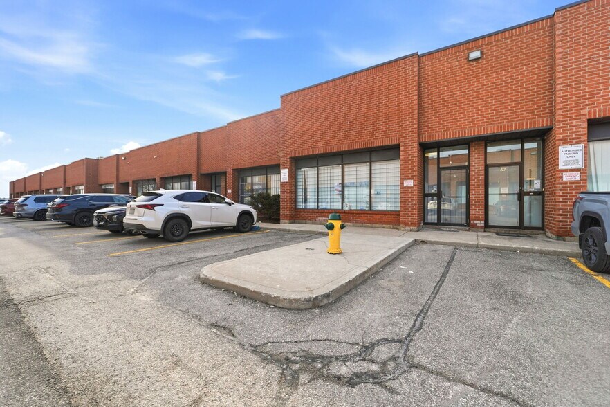 120 Dynamic Dr, Toronto, ON à vendre - Photo de l’immeuble – Image 2 sur 49