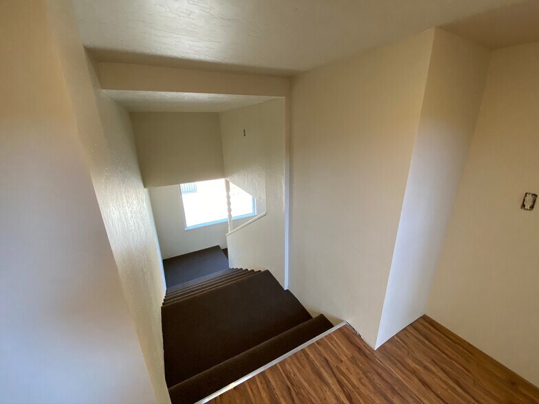 125-129 N Main St, Porterville, CA à louer - Photo intérieure – Image 3 sur 26