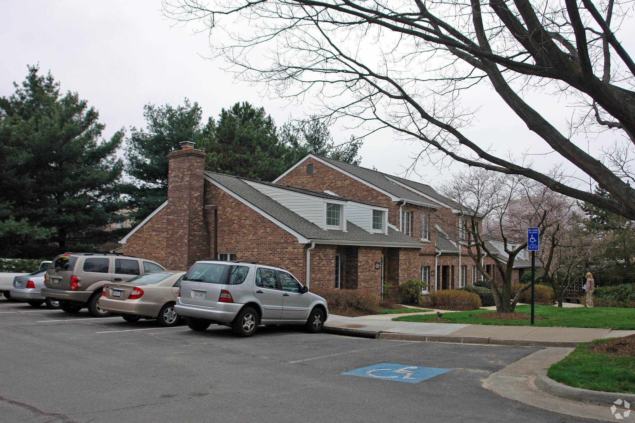 11731-11737 Bowman Green Dr, Reston, VA à louer Photo principale– Image 1 sur 5