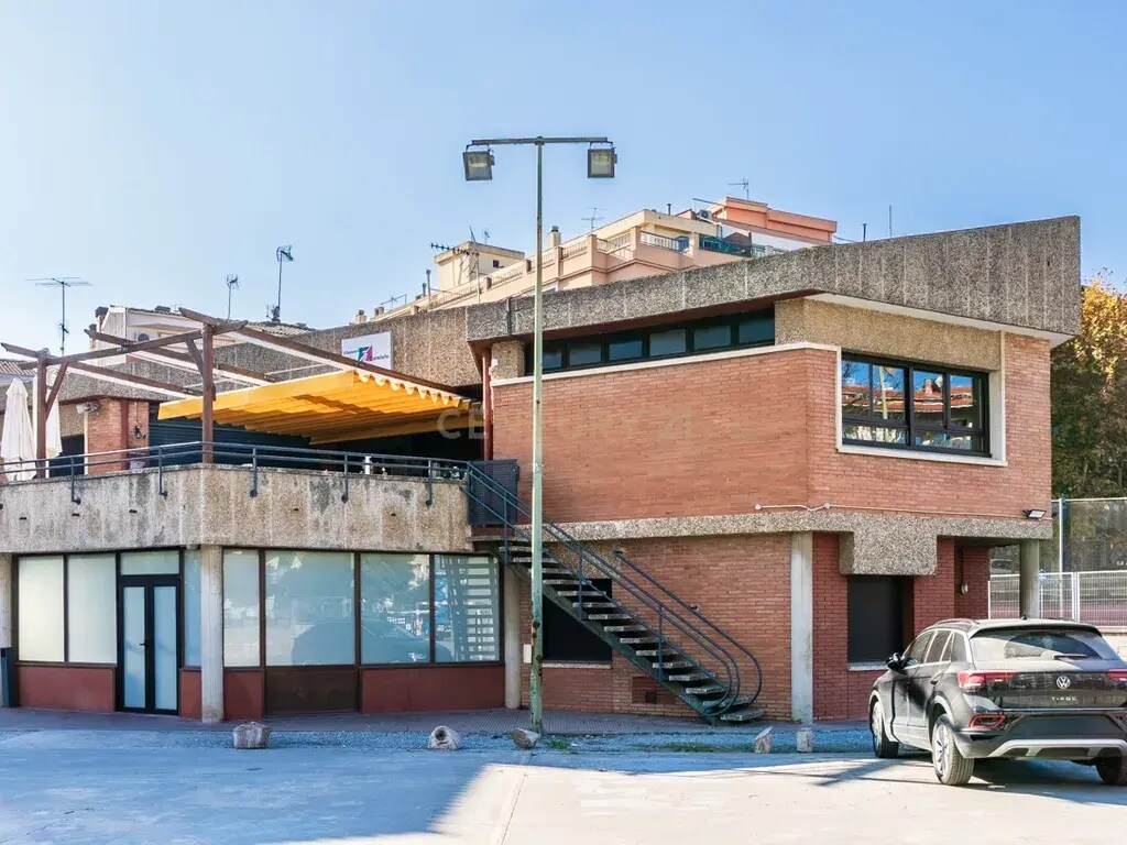 Local commercial dans Montornès del Vallès, Barcelona à louer Photo principale– Image 1 sur 4