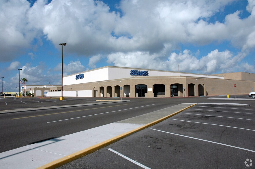1305 Airline Rd, Corpus Christi, TX à louer - Photo de l’immeuble – Image 1 sur 4