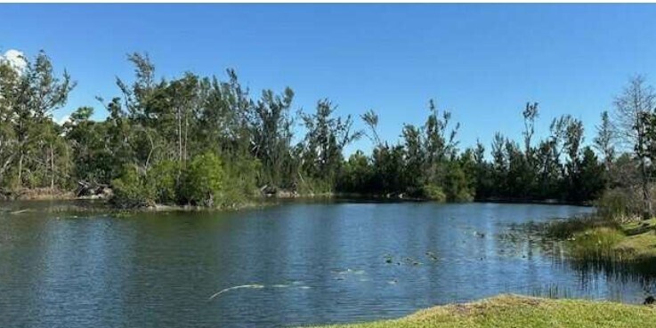 6292 Westshore Dr, Fort Myers, FL à vendre - Photo de l’immeuble – Image 2 sur 2