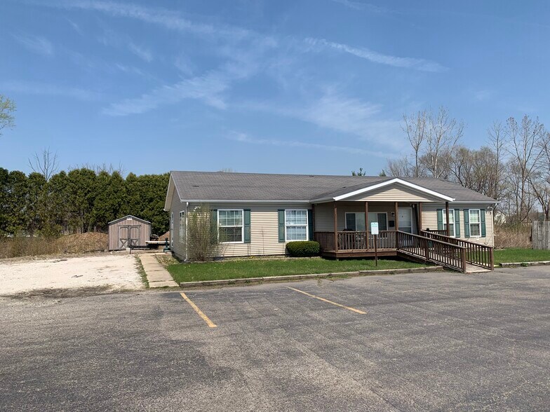 10137 W HWY 30, Wanatah, IN à vendre - Photo de l’immeuble – Image 3 sur 25