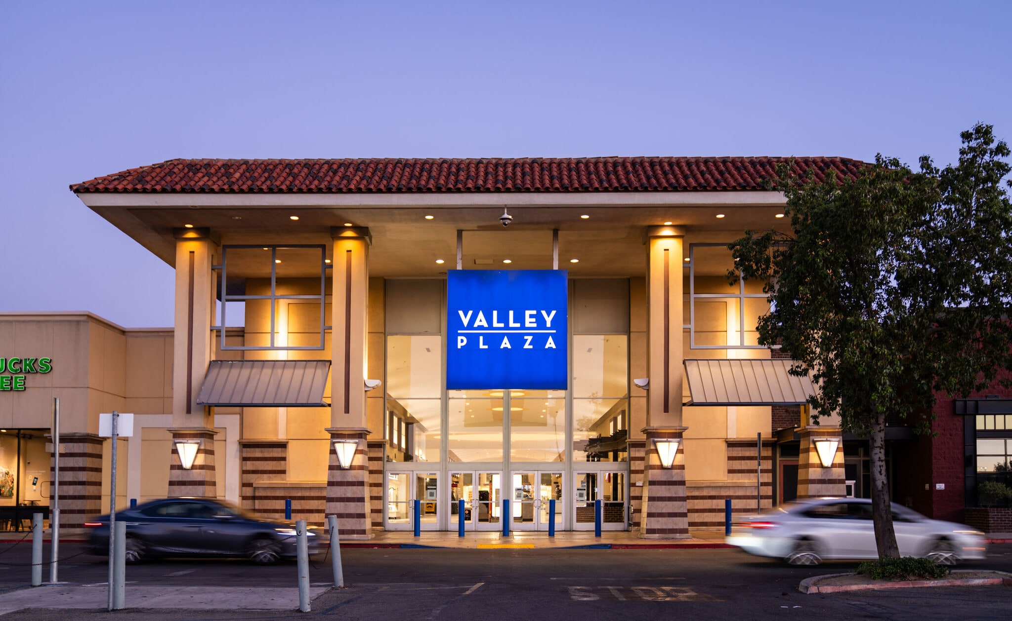 2701 Ming Ave, Bakersfield, CA à louer Photo principale– Image 1 sur 7