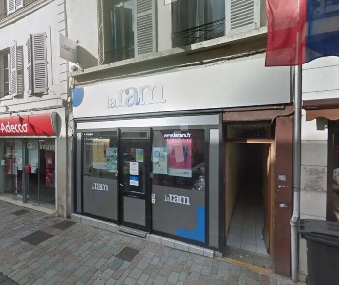 Local commercial dans Melun à louer - Photo de l’immeuble – Image 1 sur 1