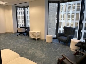 142 E Ontario St, Chicago, IL à louer Photo intérieure– Image 1 sur 8