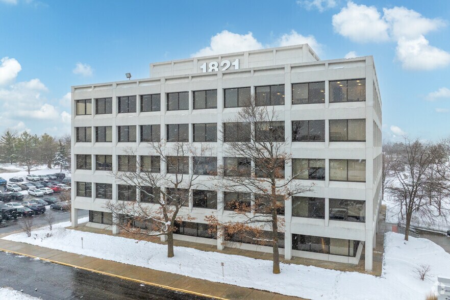 1821 Walden Office Sq, Schaumburg, IL à louer - Photo de l’immeuble – Image 2 sur 4