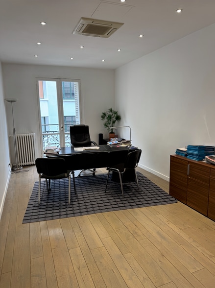76 Avenue Des Champs Elysées, Paris à vendre - Photo de l’immeuble – Image 2 sur 10