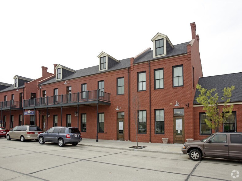 3333-7 Rue Royale, Saint Charles, MO à louer - Photo de l’immeuble – Image 2 sur 11