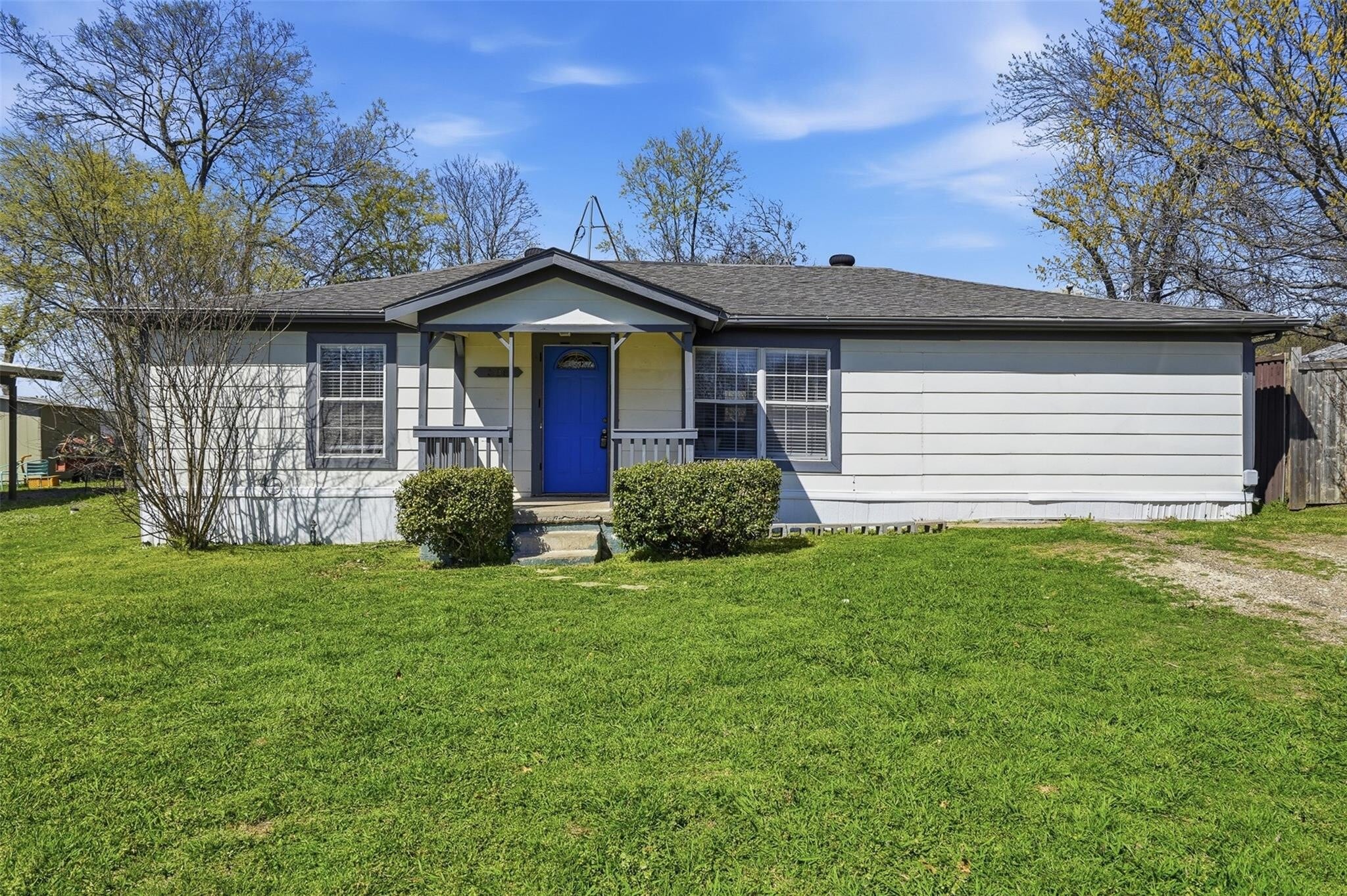 308 W Lamm St, Blue Ridge, TX à vendre Photo principale– Image 1 sur 2