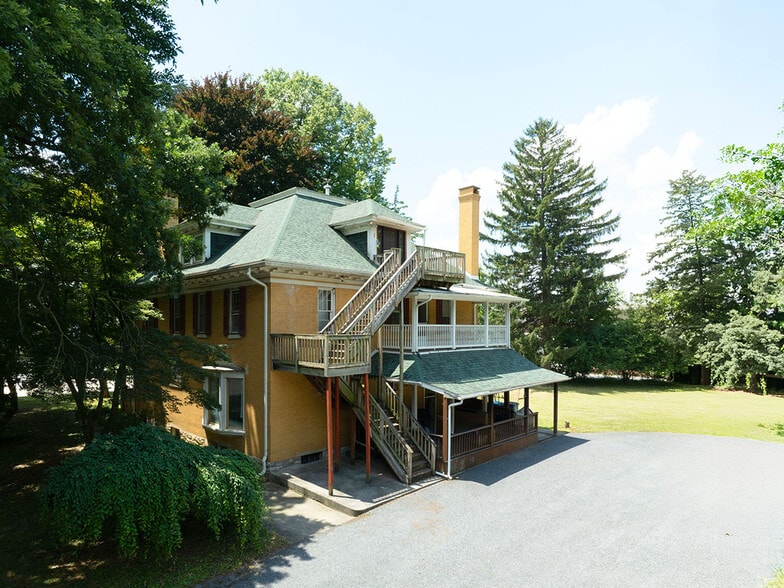 26 2nd St, Highspire, PA à vendre - Photo principale – Image 1 sur 19