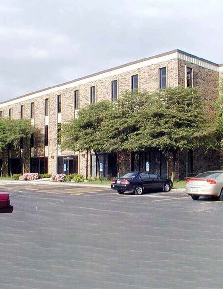 21141 Governors Hwy, Matteson, IL à louer - Photo de l’immeuble – Image 2 sur 7