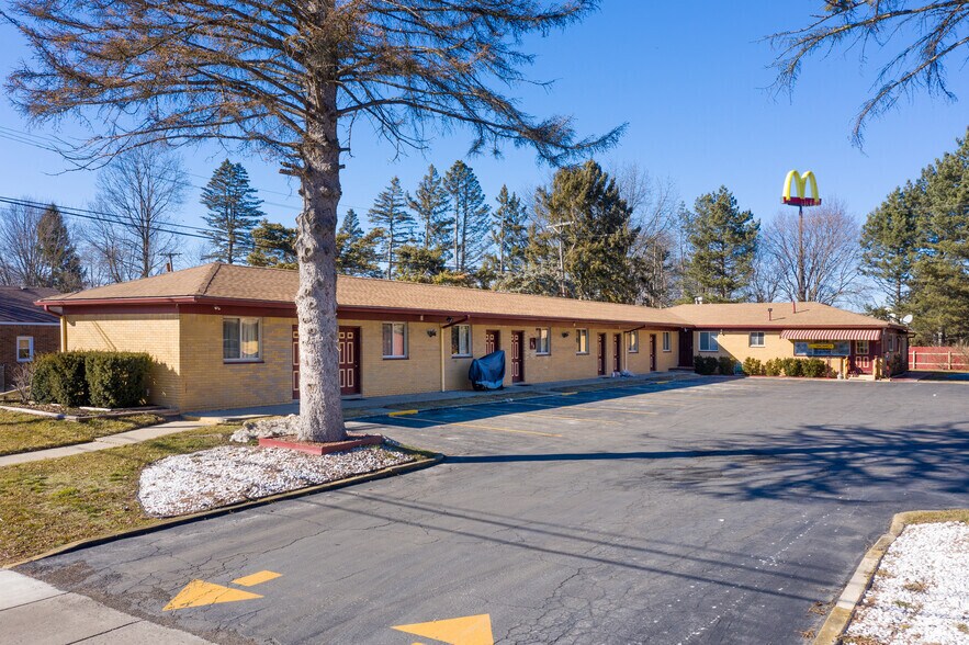 335 E Lewis Ave, Milan, MI à vendre - Photo de l’immeuble – Image 2 sur 4