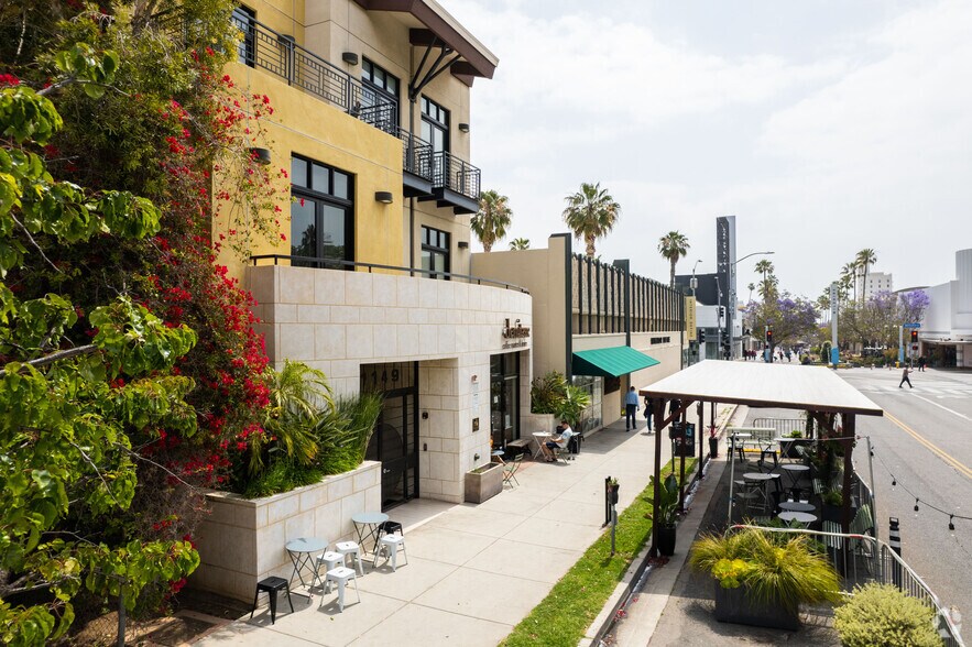 1149 3rd St, Santa Monica, CA à louer - Photo de l’immeuble – Image 2 sur 12