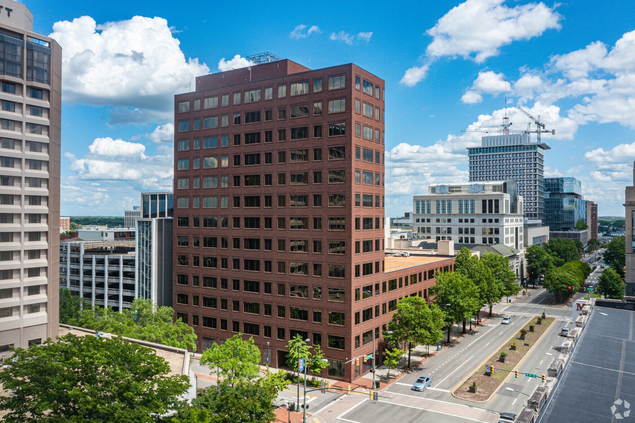 600 E Broad St, Richmond, VA à louer Photo principale– Image 1 sur 12