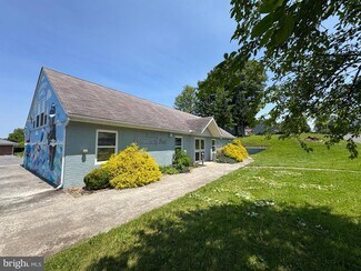 Plus de détails pour 240 School St, Romney, WV - Bureau à louer