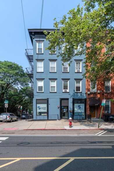 200 Bloomfield St, Hoboken, NJ à vendre - Photo de l’immeuble – Image 2 sur 2