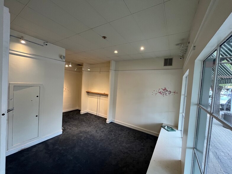 1309 Main St, Saint Helena, CA à louer - Photo intérieure – Image 3 sur 12