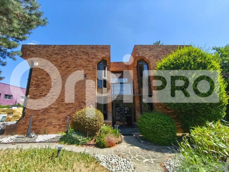 Local d'activités dans Boissy-Saint-Léger à vendre - Photo de l’immeuble – Image 1 sur 12