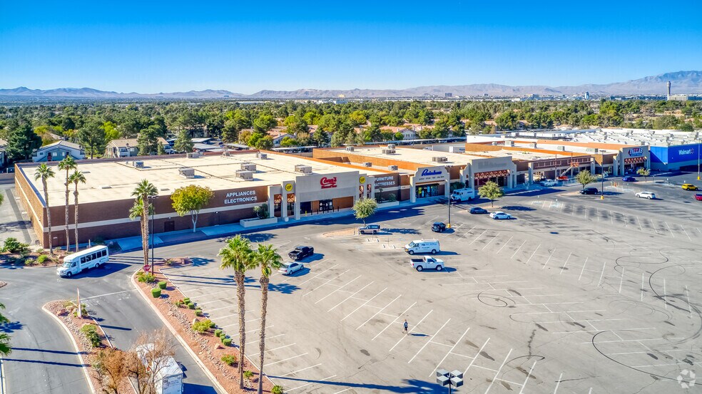 3025-3035 E Tropicana Ave, Las Vegas, NV à louer - Aérien – Image 2 sur 3