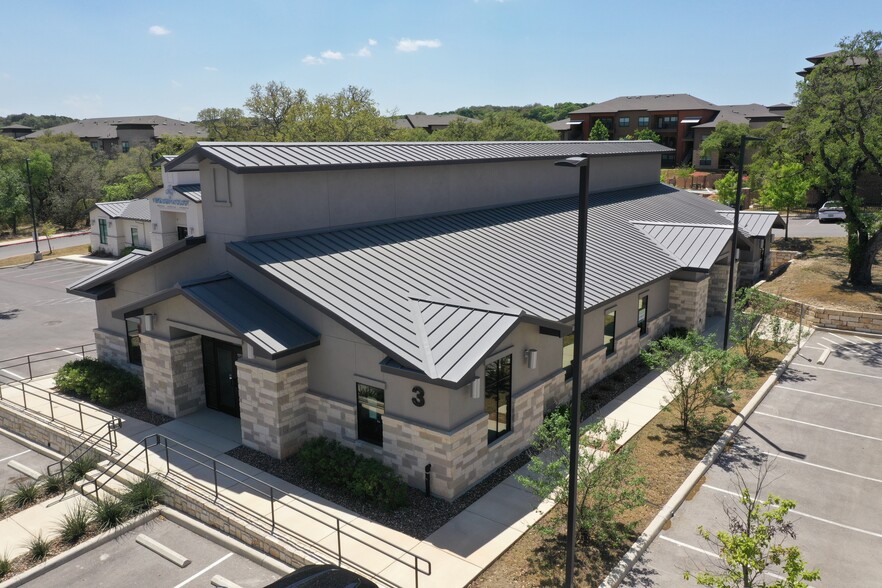 27511 W IH-10, Boerne, TX à vendre - Photo de l’immeuble – Image 1 sur 10