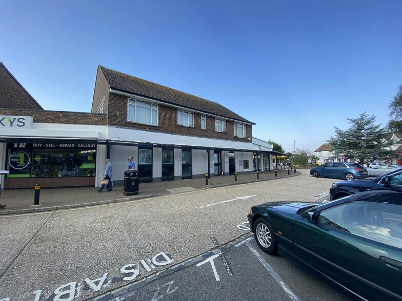154-160 The St, Rustington à louer - Photo de l’immeuble – Image 2 sur 4
