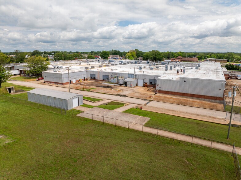 650 Hwy 412 W, Siloam Springs, AR à louer - Photo de l’immeuble – Image 3 sur 12