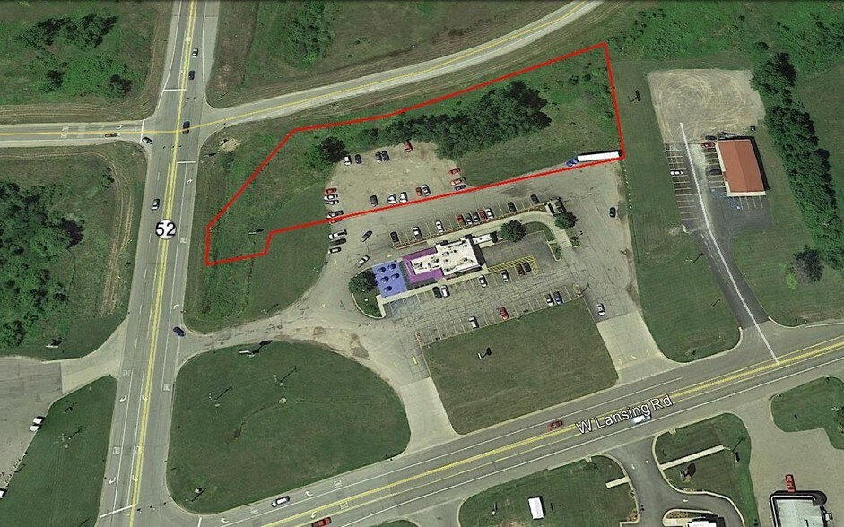 2994 W Lansing Rd, Perry, MI à vendre - Photo principale – Image 1 sur 1