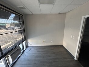 8034 Culebra Rd, San Antonio, TX à louer Photo intérieure– Image 2 sur 5